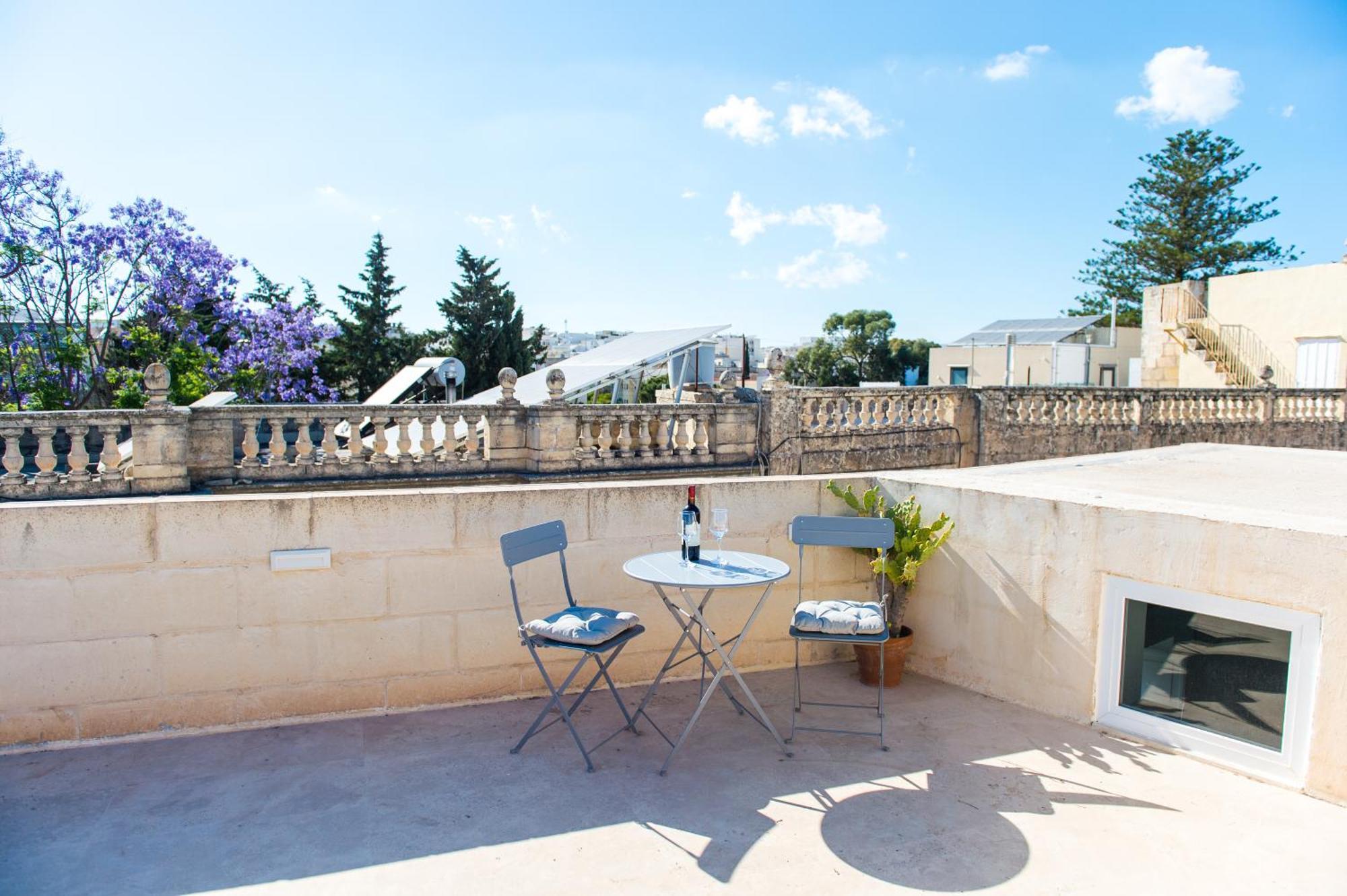 San Anton Suites Attard Exteriör bild