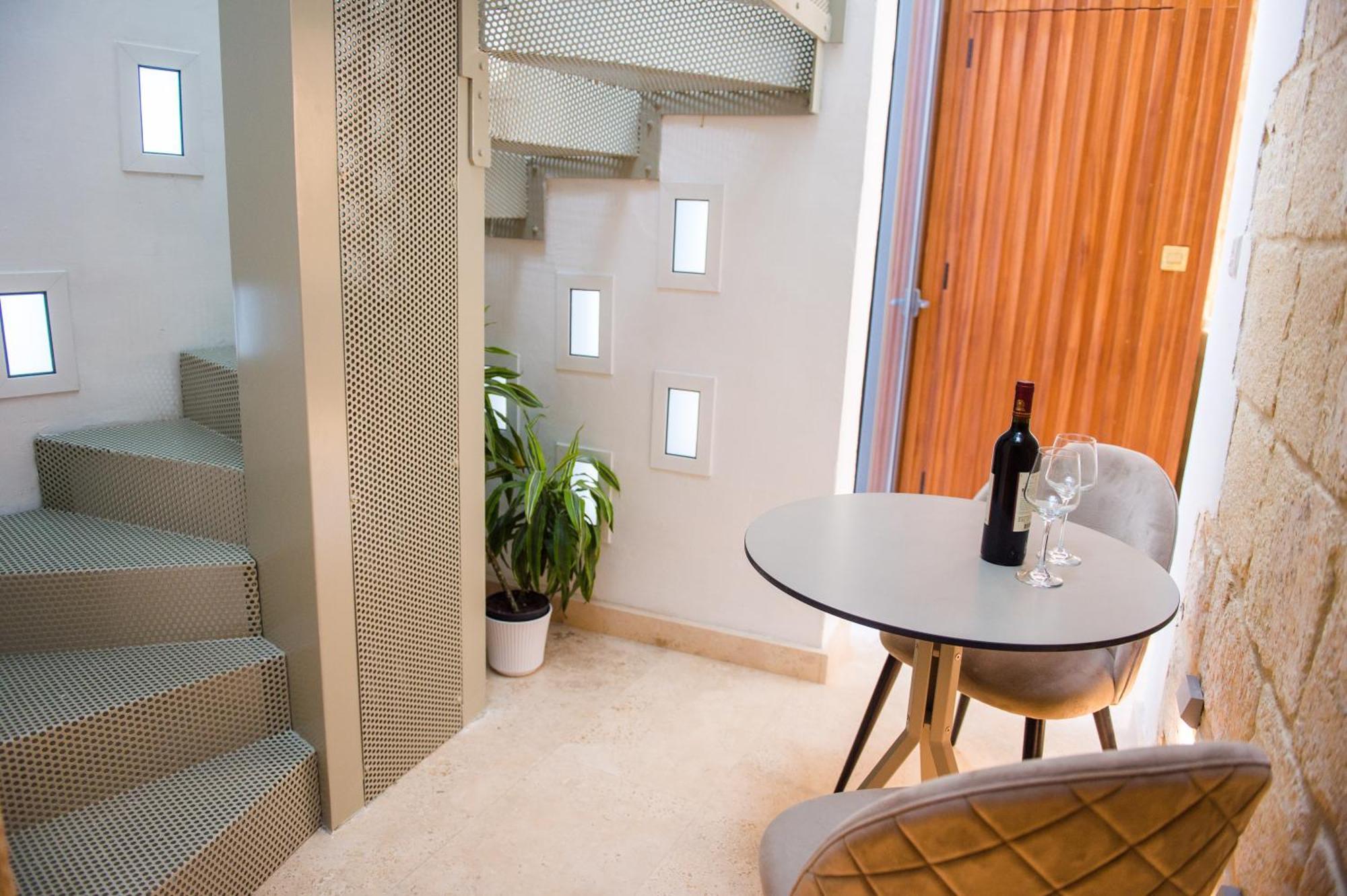 San Anton Suites Attard Exteriör bild