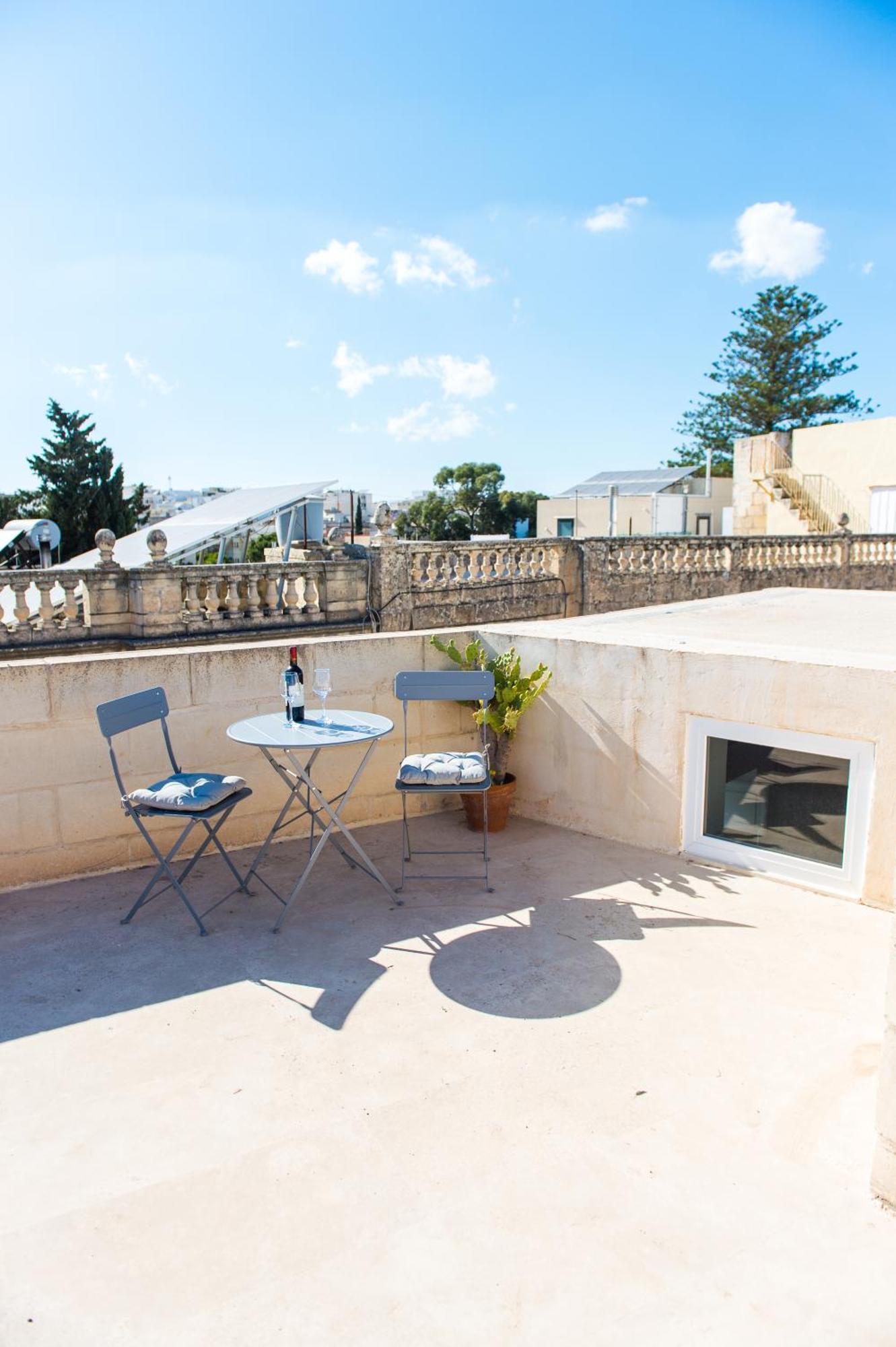 San Anton Suites Attard Exteriör bild