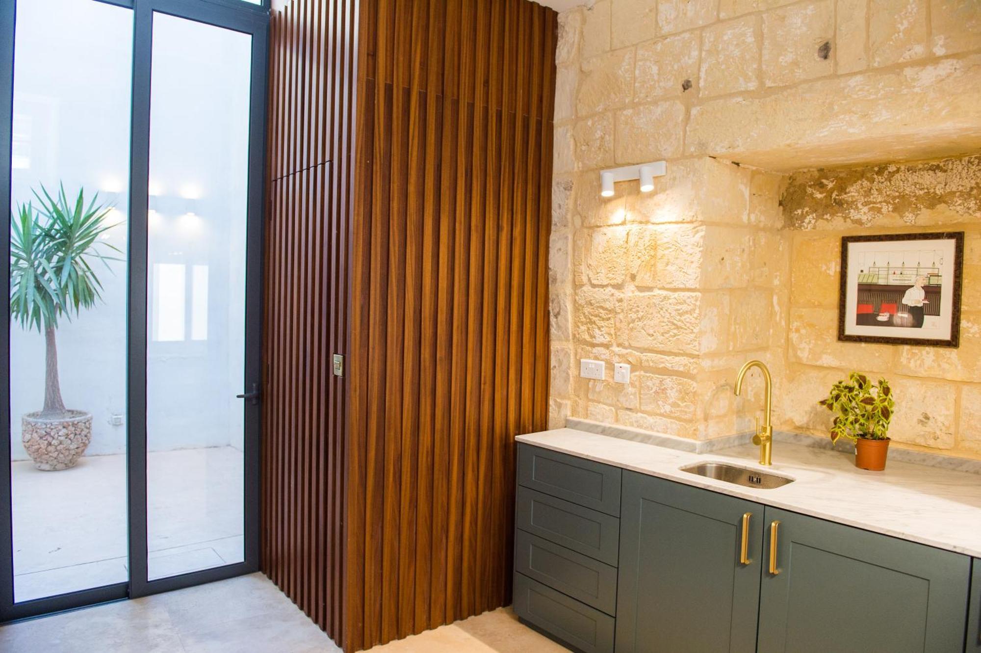 San Anton Suites Attard Exteriör bild