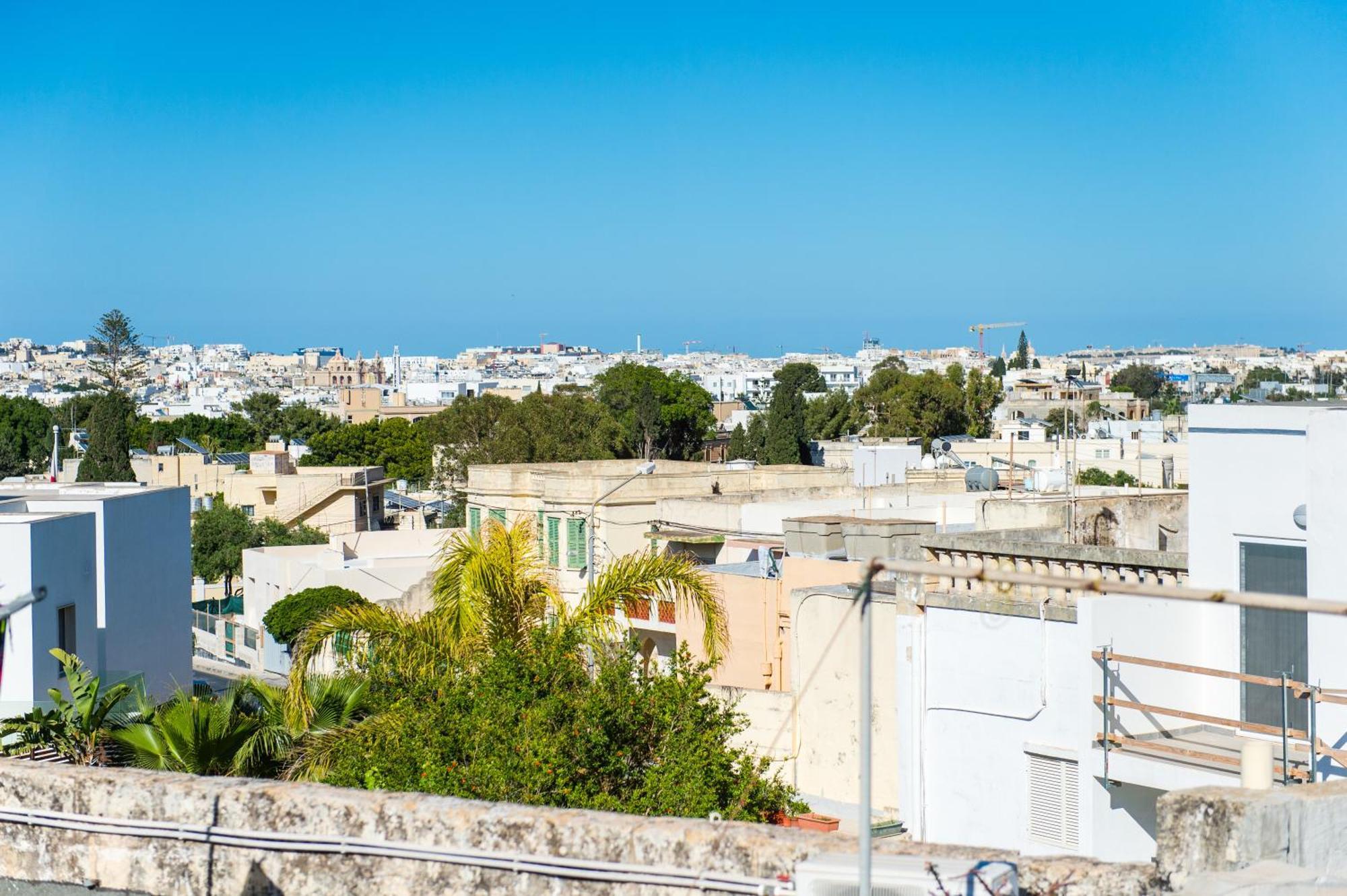 San Anton Suites Attard Exteriör bild